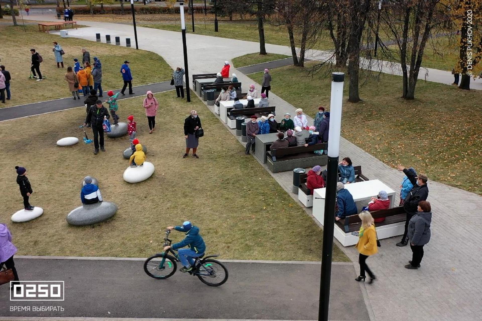 Фото Парковые столы из полированного архитектурного бетона Уфа Первомайский парк