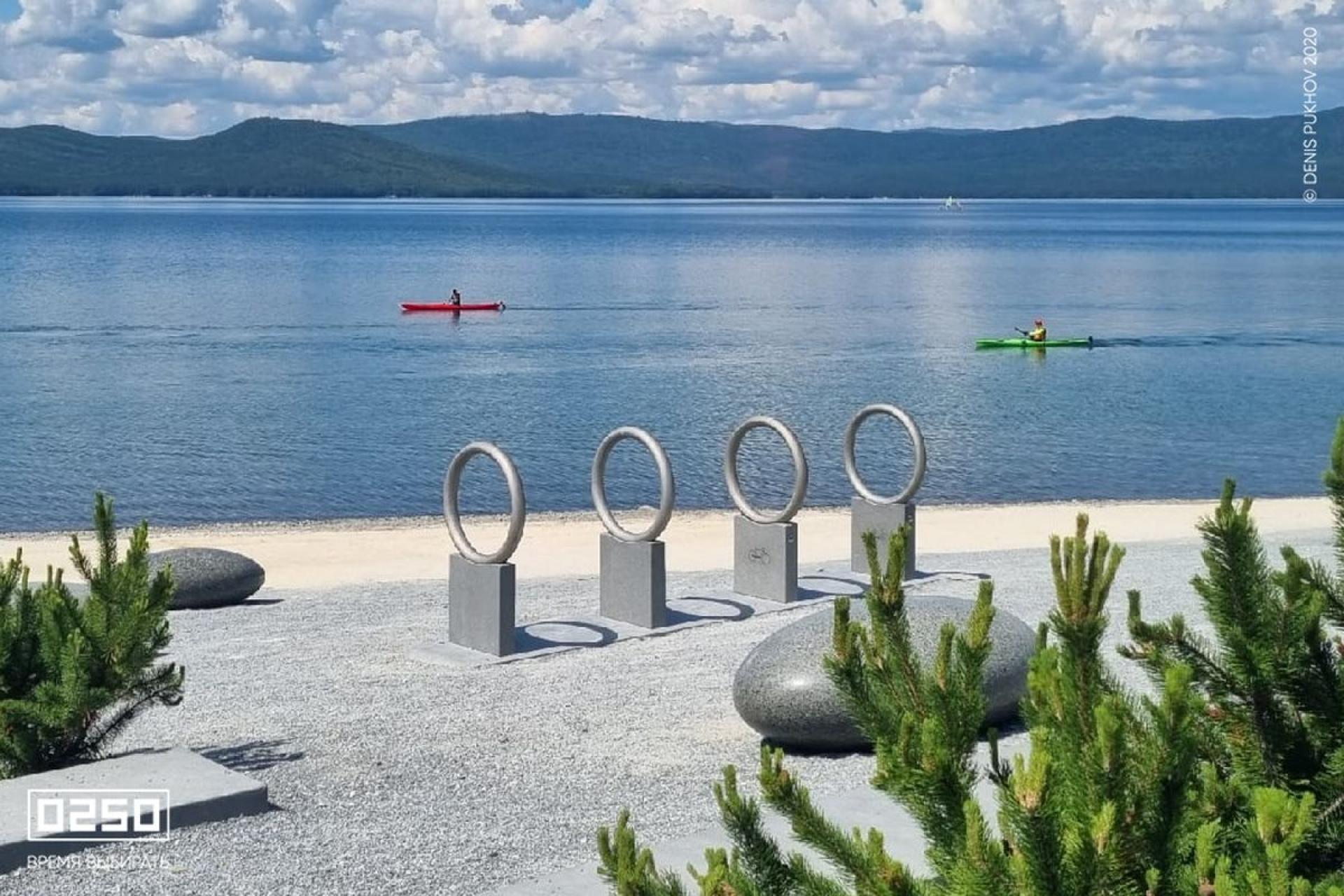 Фото:Парковка для велосипедов из бетона и нежавеющей стали Парк Я люблю Тургояк Миасс