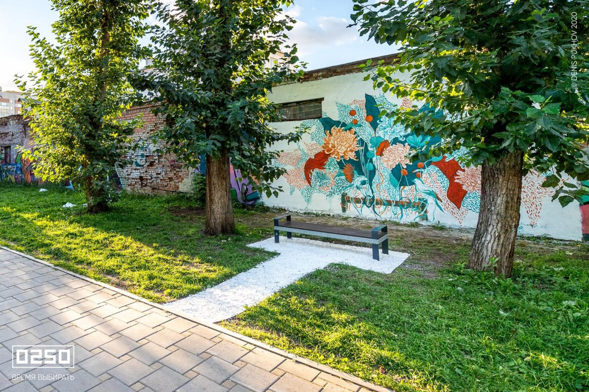 Парковая скамейка с подлокотниками Арт-объект «Проводник» г. Екатеринбург