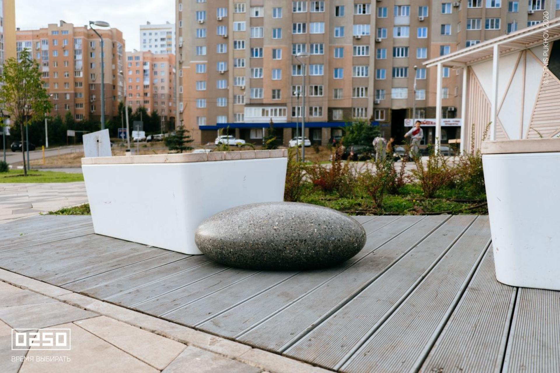 Фото Камень времени серый графит в Парке Бикбаева г.Уфа