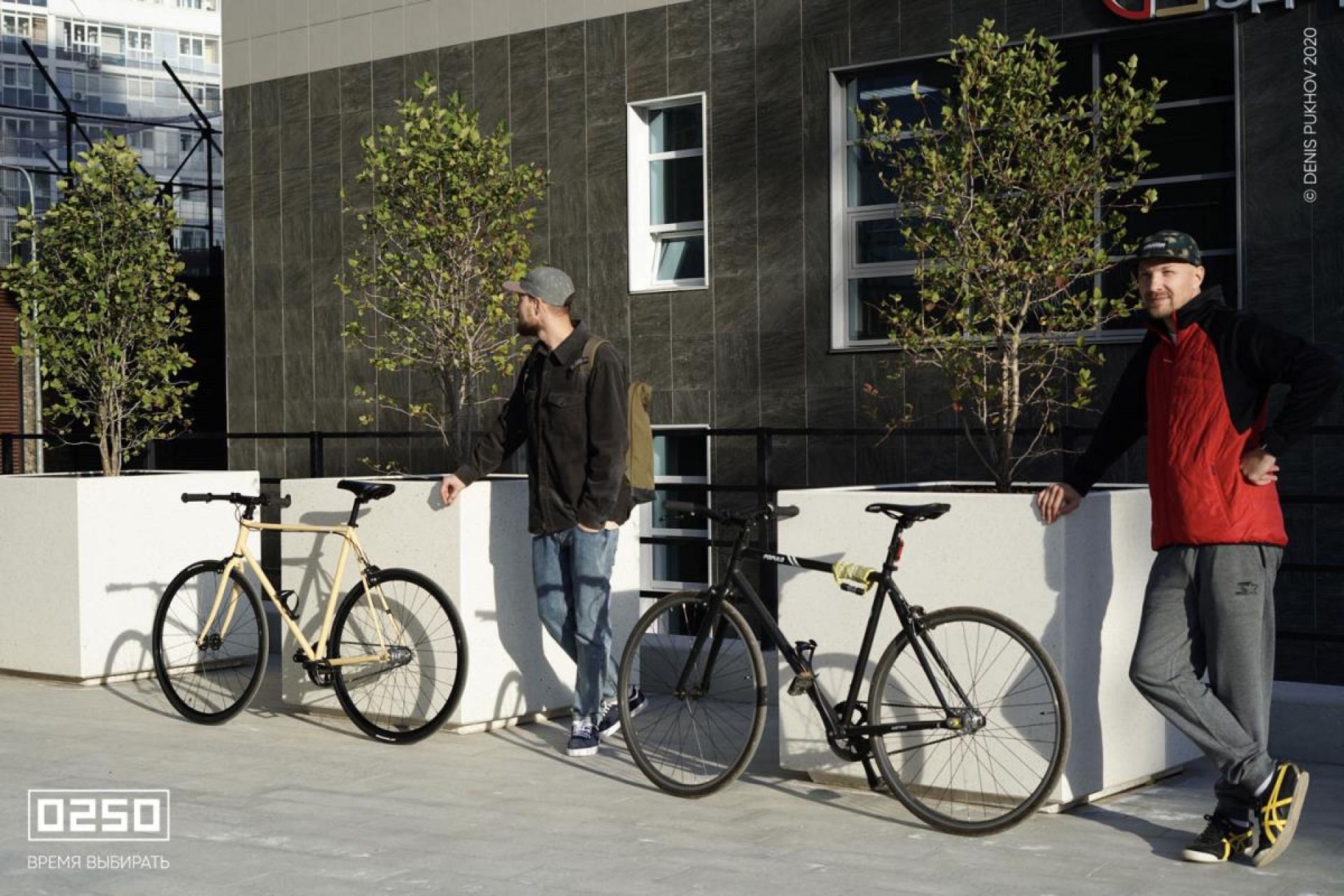 Вазон Кубэ 1100 белый кварц