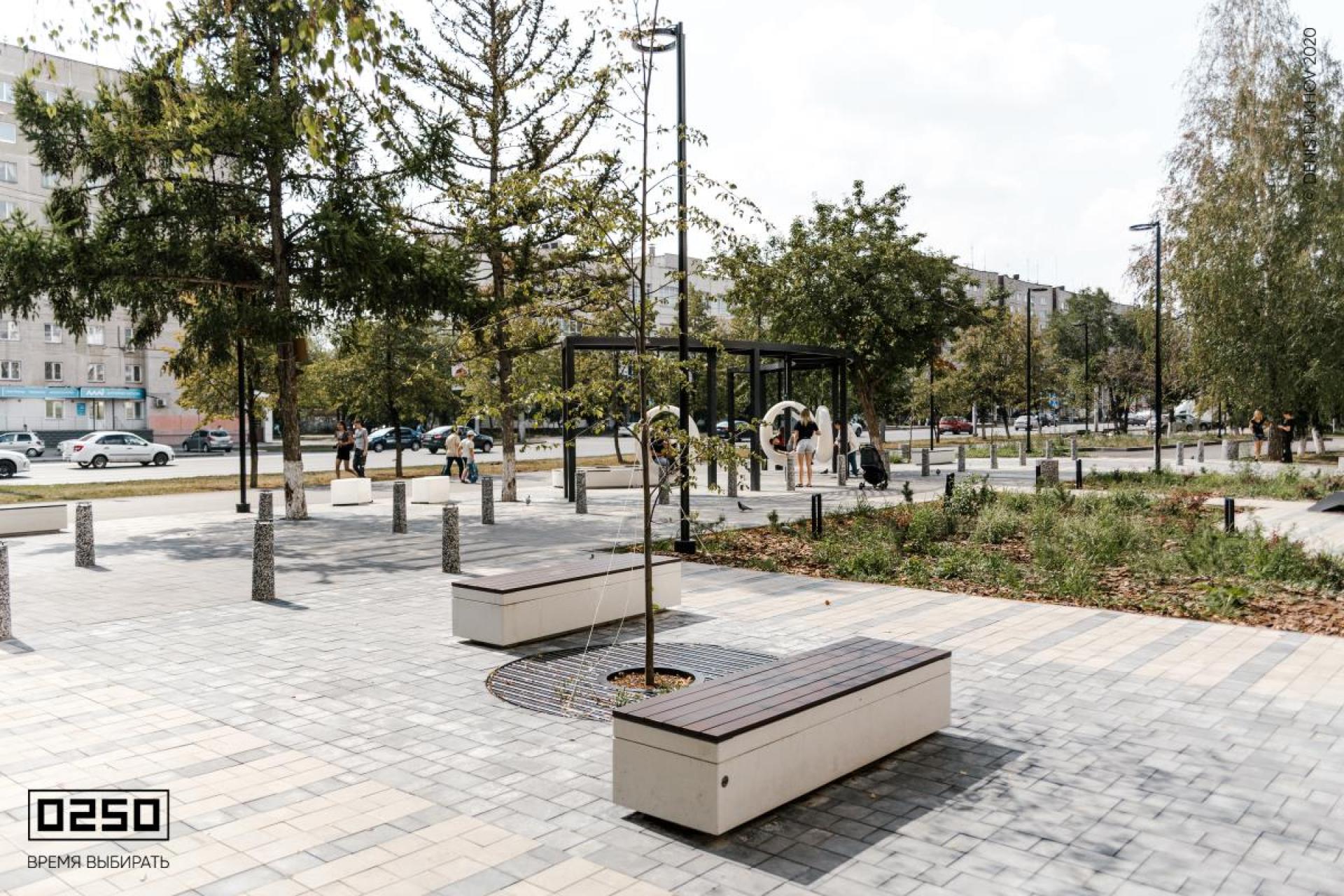 Бетонная скамейка белый кварц