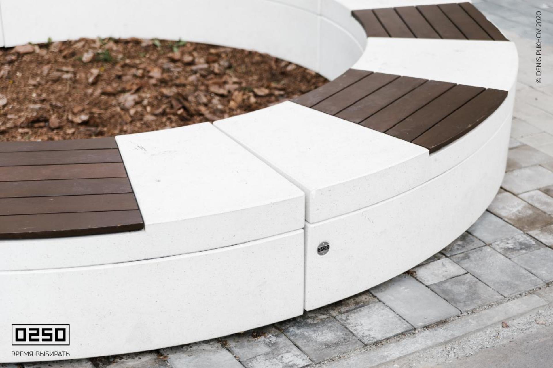 Модульная бетонная кольцевая скамейка белый бетон