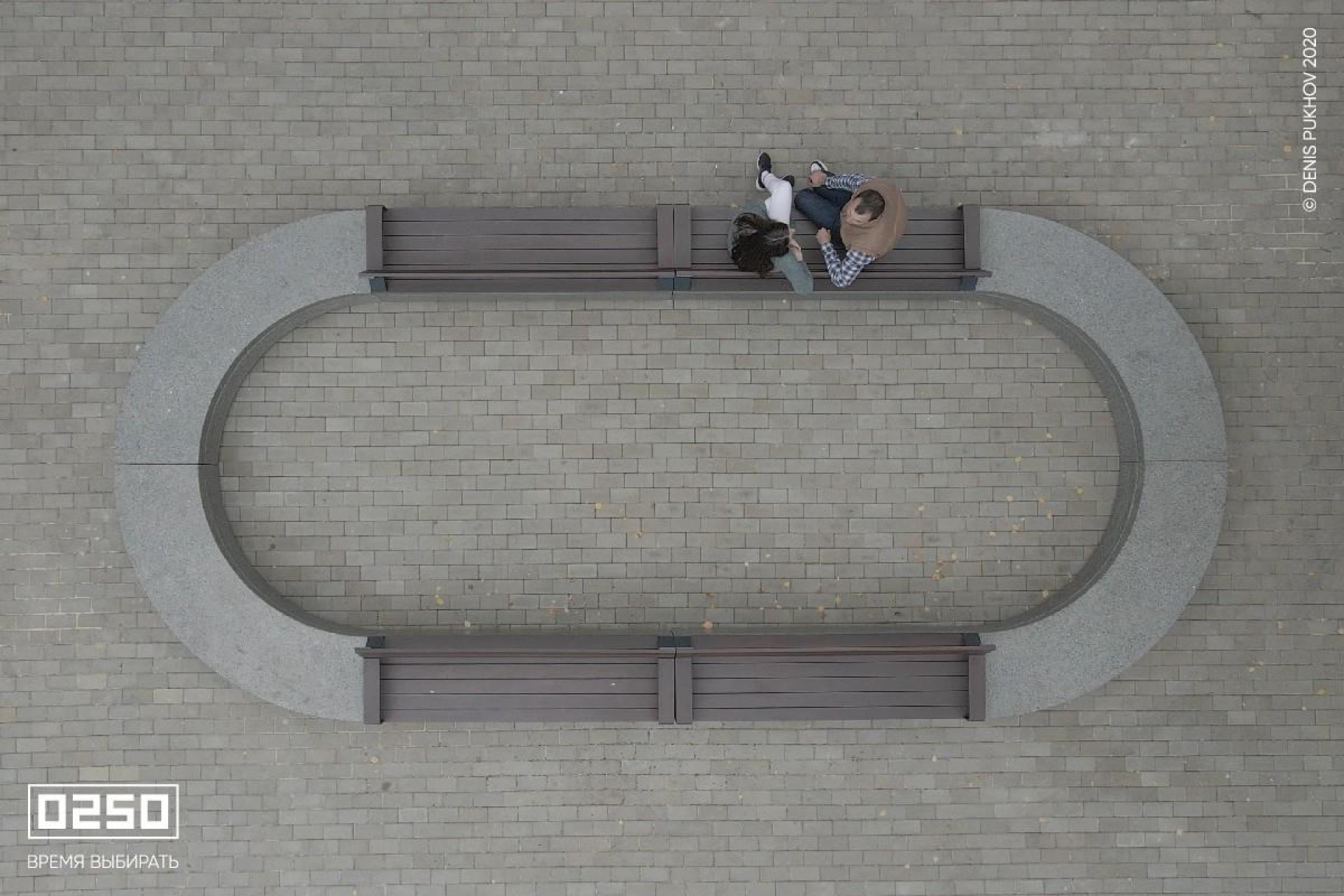 Бетонная скамейка округлая без настила Серый графит СРБ3-90.С.НГ3.С от производителя 0250 Фото Бетонная скамейка дугообразная без настила вид сверху