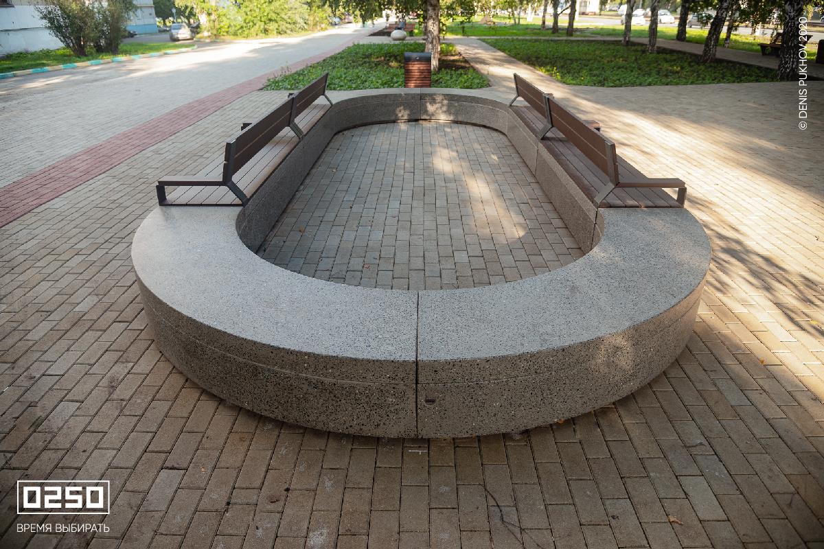 Фото Бетонная скамейка радиусная без настила в овальной модульной скамейке Челябинск