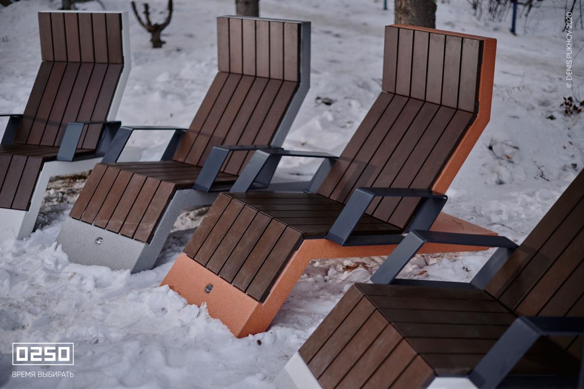 Фото: Городской шезлонг из бетона зона отдыха у офиса зимой Челябинск