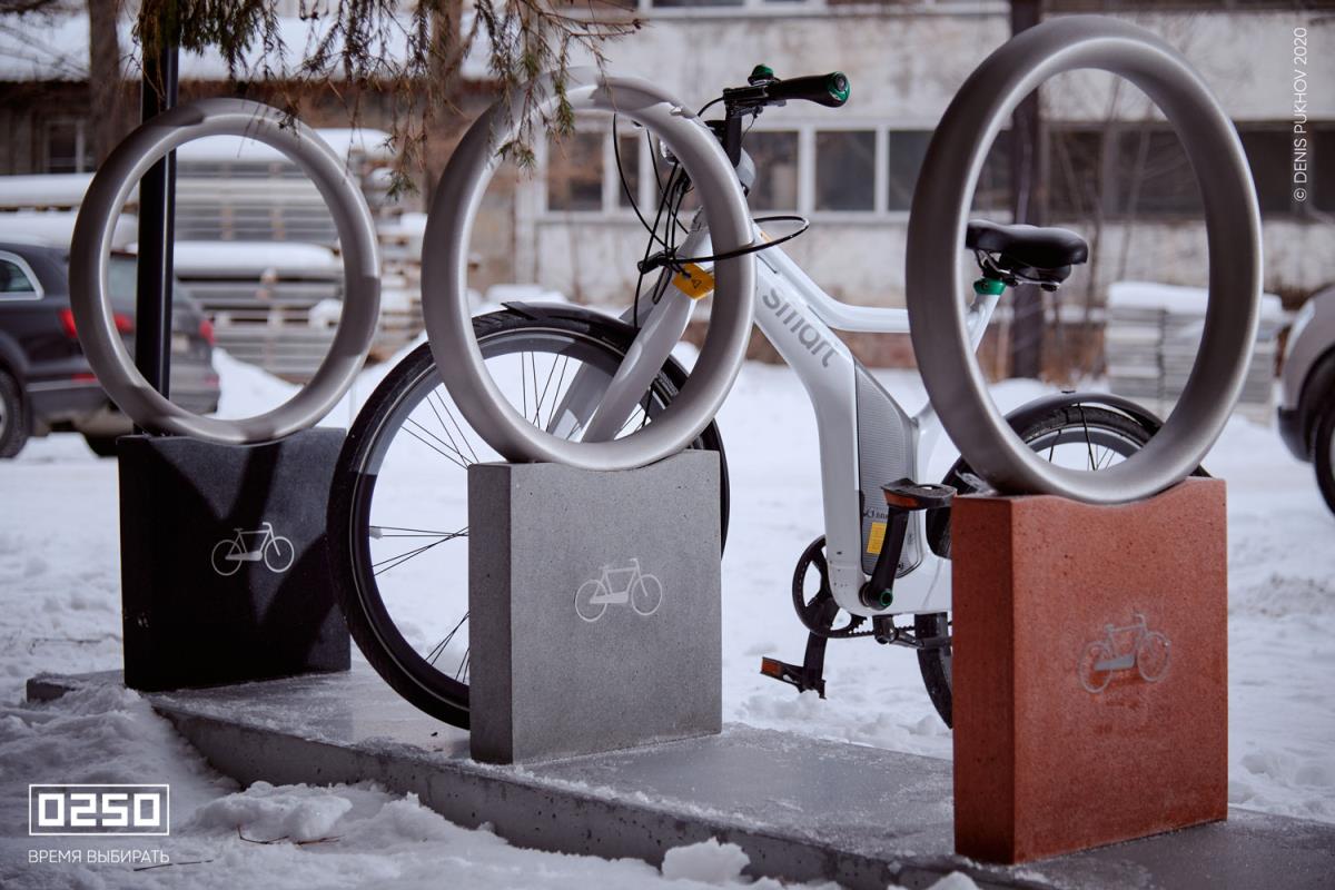 Фото: Анитвандальная велопарковка из бетона и нежавеющей стали офисное здание Челябинск